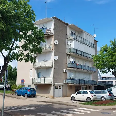 Διαμέρισμα Mary Sea View & Private Parking